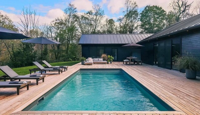 Cozy Newly Built Retreat w/Pool & 10 Acres in Accord, NY!