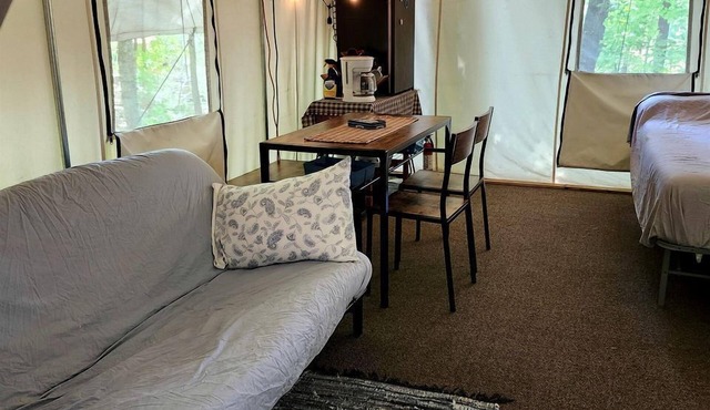 Cozy Treehouse Tent with Forest Trails near Waterfalls in Cumberland Plateau, TN
