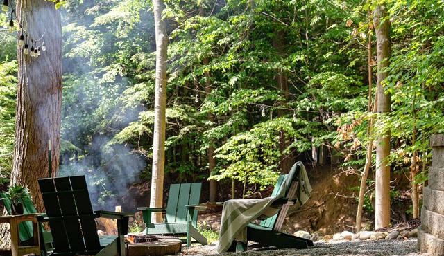 Creekside Cabin Walking Distance to Lake Michigan
