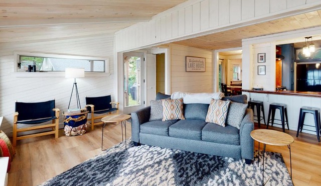 Dark Harbour Cottage