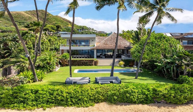 Diamond Head Beachfront Estate | 9BR, Two Homes, Two Heated Pools w/Beach Gate in Honolulu