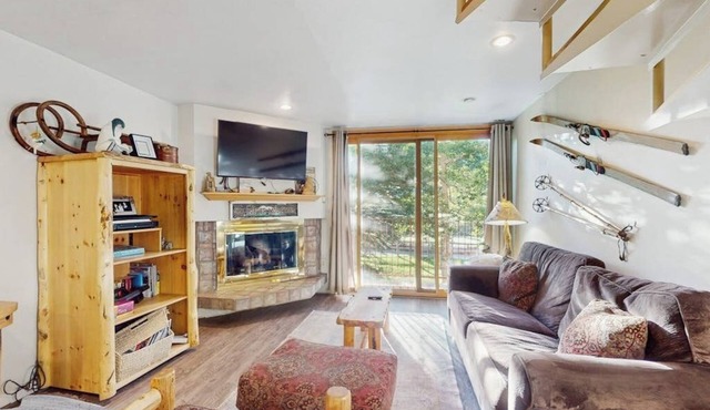 Dog-friendly, ski condo with golf course views, balcony, hot tub & sauna