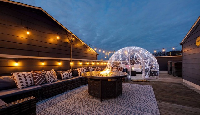 Dolly's Rooftop Igloo