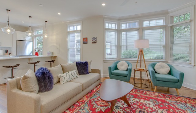 Downtown Dream - Private Yard - Walkable Area