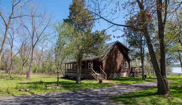 Easy Street Getaway: Wine Trail Cabin Retreat - 1/4 Mile from Cayuga Lake
