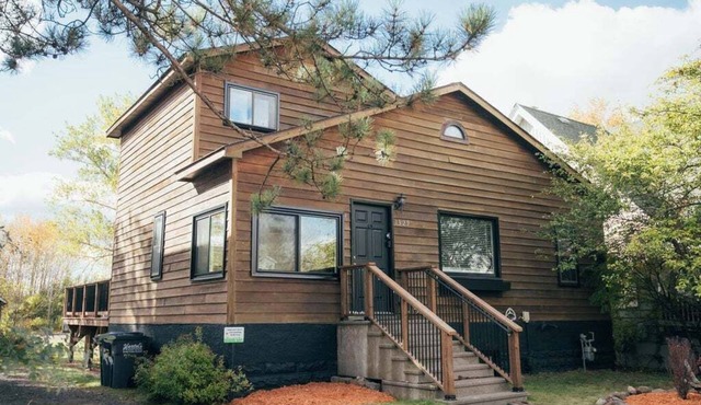 Eclectic Home w/Jacuzzi, Near Beach Access in Duluth