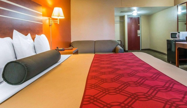Econo Lodge Hermitage South