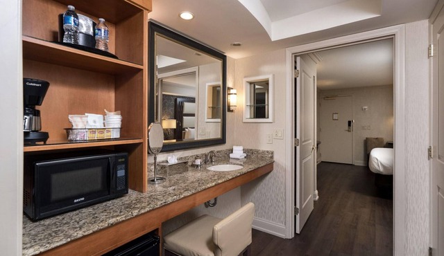 Eden Resort and Suites, BW Premier Collection