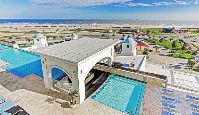 Emerald By the Sea #813, Beautiful Gulf View, Luxury Hi Rise 2 Bedroom Condo