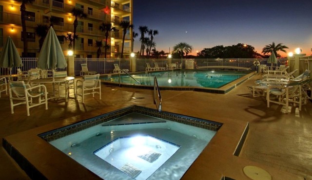 Enjoy Low SUMMER & FALL Rates! Sweet Retreat on the BEACH, Heated Pool & Spa
