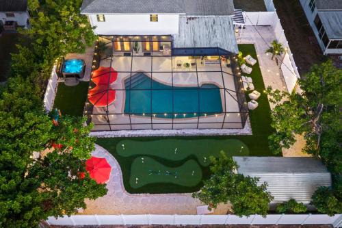 Epic Backyard - Pool - Hot Tub - Outdoor Theatre