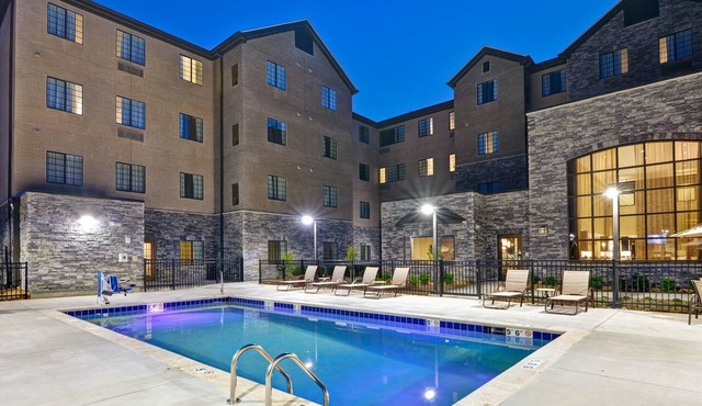 Equipped Double Suite | Free Breakfast, Seasonal Outdoor Pool + Gym