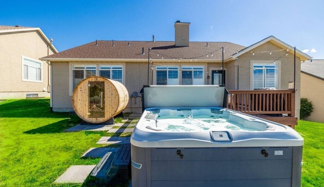 Family Entertainment | Hot Tub, Sauna & Game Room