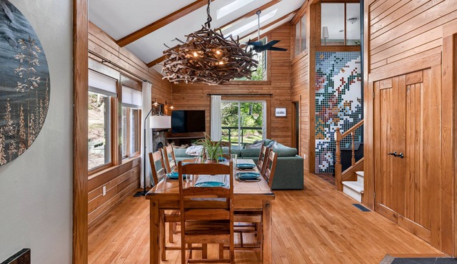Family Friendly Cabin with Hot Tub Creek and Fire Pit Near Black Mountain
