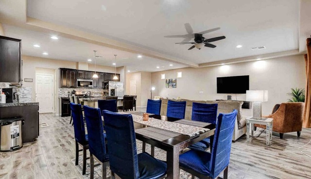 Family-Getaway | Backyard Patio BBQ Big Kitchen