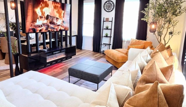 Major International Sporting Event Ready Luxury | Free Parking | KeyPad Entry