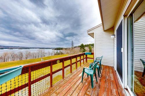 Fun-Filled Lakehouse w/Private Balcony, Free WiFi, Private W/D - Steps to Beach