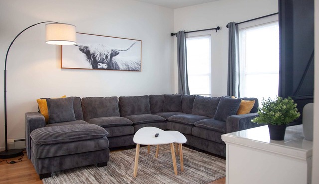 Geneva Retreat: Hot Tub, Game Rooms, Near Lake