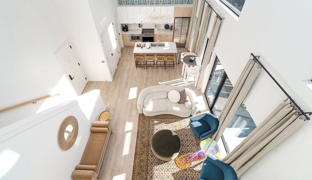 Grand Downtown Mega! 2 Condos w/Pool & Gym! Walk to Broadway! Sleeps 16+