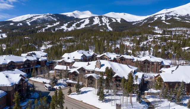 Grand Timber Lodge
