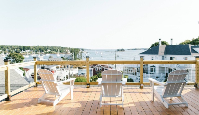 Greenleaf Inn Room 6 | Private Entry Executive King Suite, Large Balcony, Harbor Views!