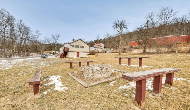 Group Getaway w/Fire Pit: Near Susquehanna River!