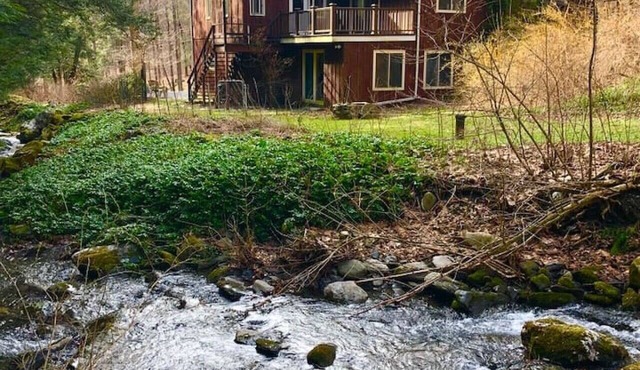 Harvey Mountain Lodge by State Forest