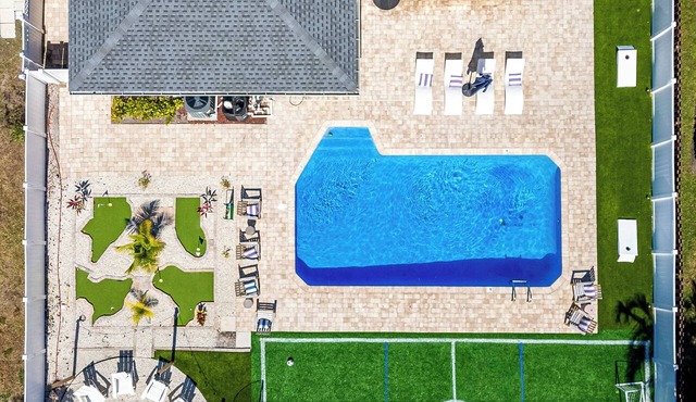 Heated Pool+Golf+Firepit+Turf Sports+Game Room+Bar
