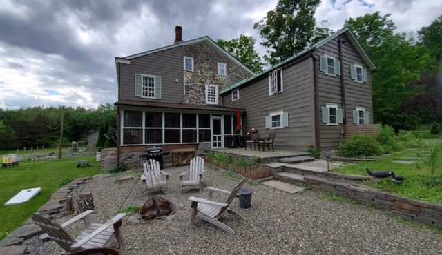 Historic Baumgarten Estate & Cottage