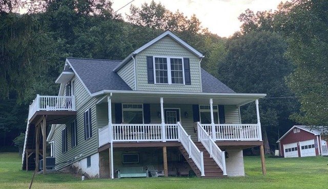 Historic Sears & Roebuck River Home (Penthouse) The Village at Houser's Crossing