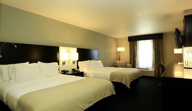 Holiday Inn Express Hotel & Suites Marion Northeast by IHG