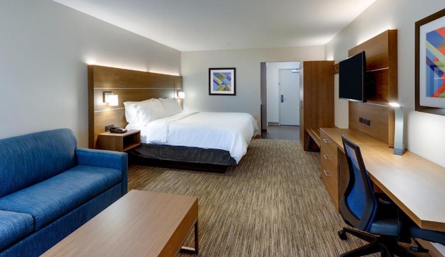 Holiday Inn Express & Suites - Middletown - Goshen by IHG