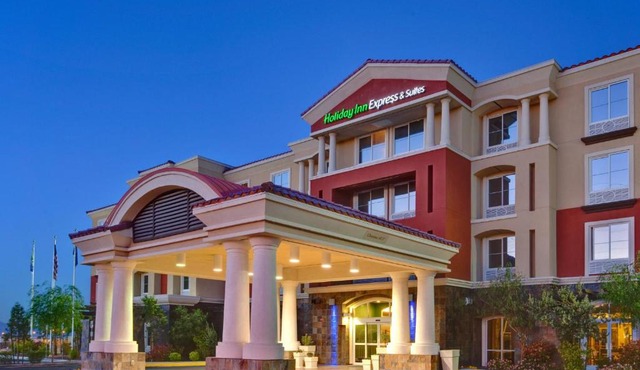 Holiday Inn Express & Suites Las Vegas SW Springvalley by IHG