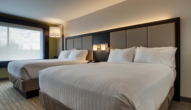 Holiday Inn Express & Suites Mount Vernon by IHG