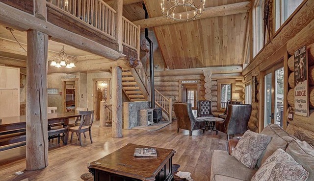 Hot Tub, Foosball, 2 Mi to Ski, Garage, Ski Specials, Fireplaces, EV Charger