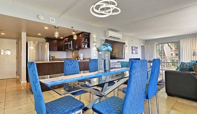 Ilikai 426 2 Bedroom Ocean/Pool Views - 1 K, 2 Full and 2 Q Sofa Beds