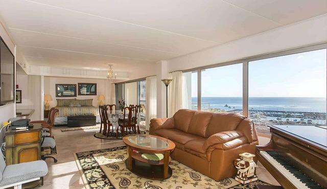 Ilikai 4BR for 12 - Ocean and Marina Views!