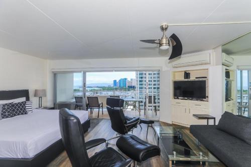 Ilikai Tower 1033