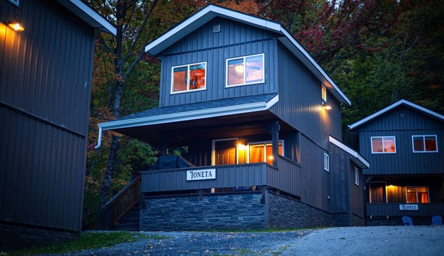 Ioneta - Cabin 2 · Lawrence`s Lakeside Cabins | `Ioneta` Waterfront Retreat + Private Sauna