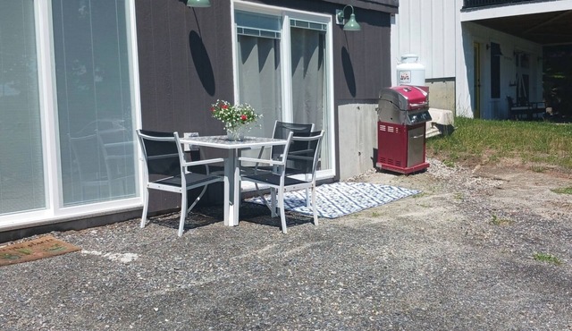 Jill's Place, new construction, lake access Cobbosee, 1 mile from Cabin Masters