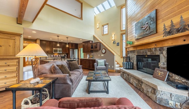 Keystone Condo w/Stunning Mountain/Lake Views from Private Balcony.
