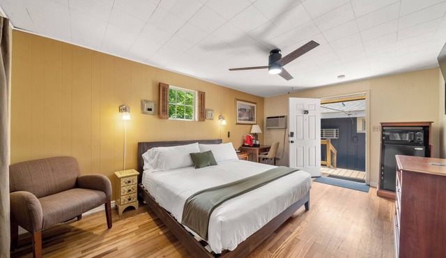 King Deluxe Retreat | Hotel Stay