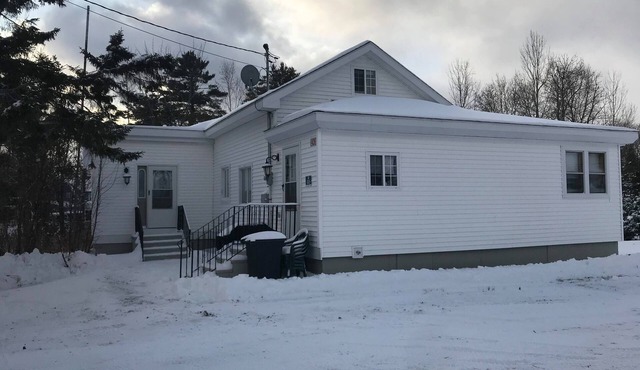 L & R Lakeside Rentals- Sled/ATV & Fishing all within Footsteps of Long Lake