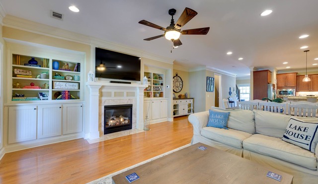 Lake Oconee Abode w/Patio, Grill & Fire Pit Table