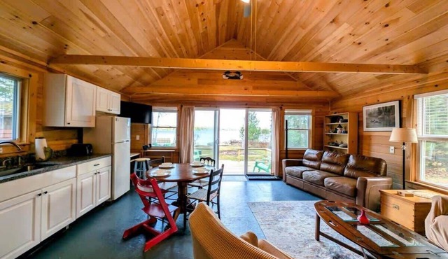 Lakefront Cabin w/Fire Pit & Yurt Experience, dog