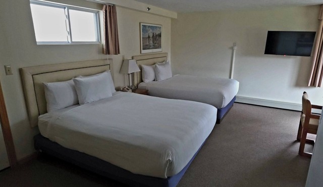 Lakefront Studios w/Kayaks, Kitchen & WiFi at Wilson Lake Inn