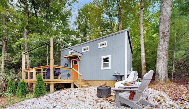 Lakeview tiny home with a loft, full kitchen, furnished deck, & firepit