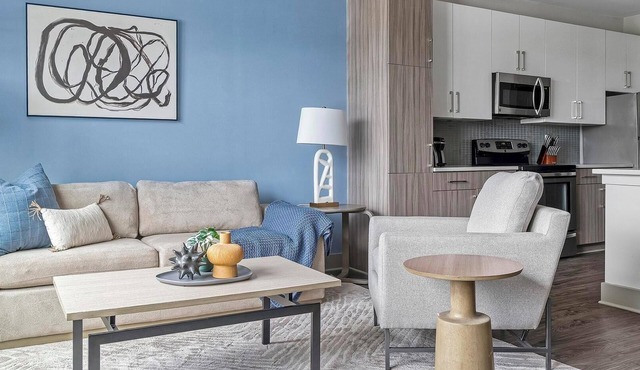 Landing | Amazing 2BD, Gym, Rooftop Lounge