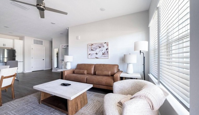 Landing | Beautiful 2BD, Pool, Gym