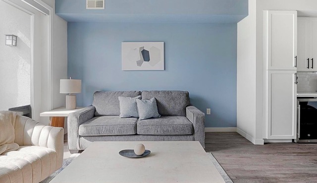 Landing | Chic 1BD in Cool Springs